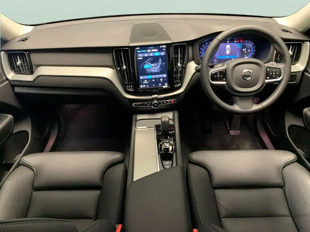 2024-volvo-xc60-20-b5-plus-big-2