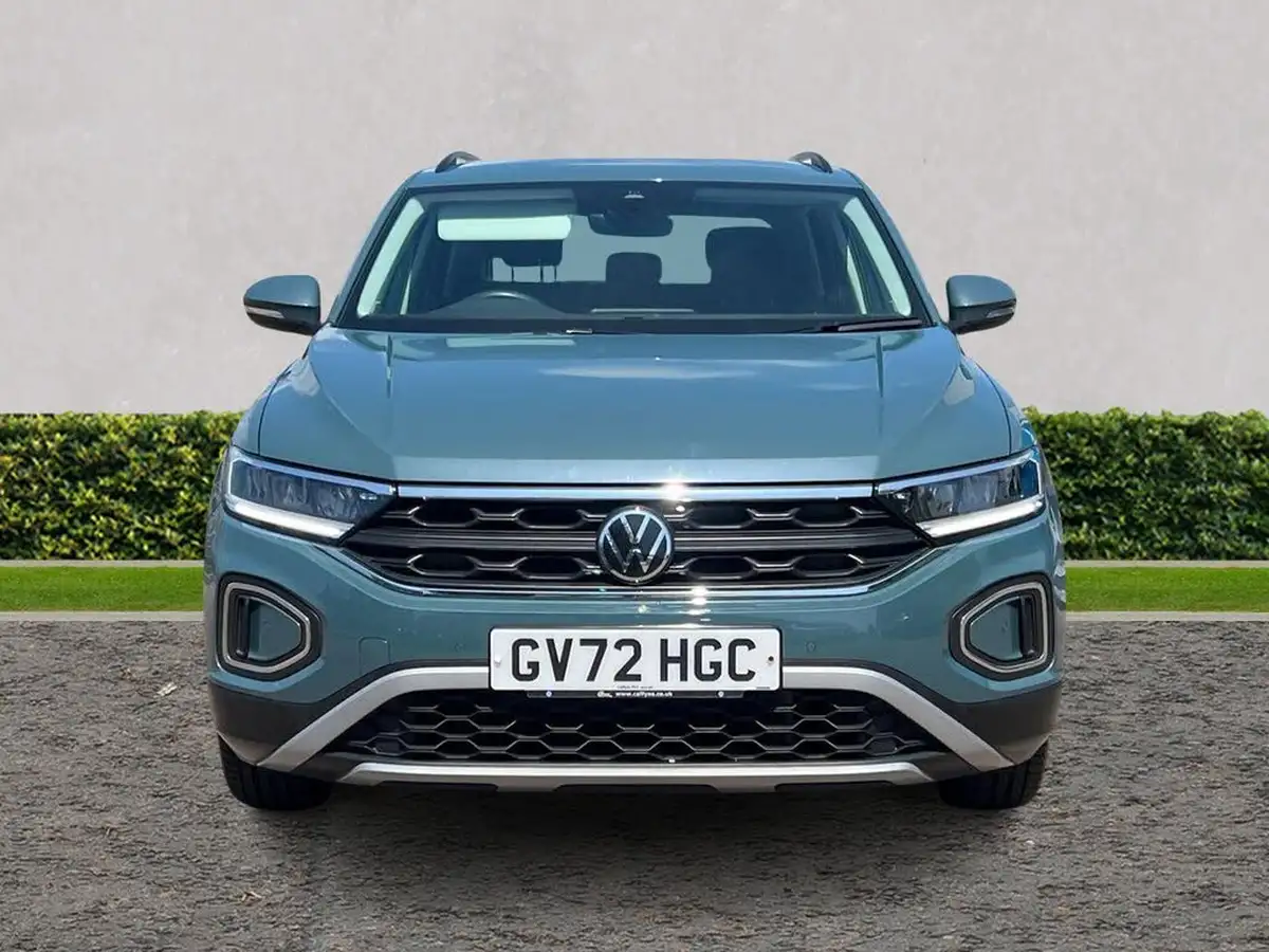 2023-volkswagen-t-roc-10-tsi-life-big-7