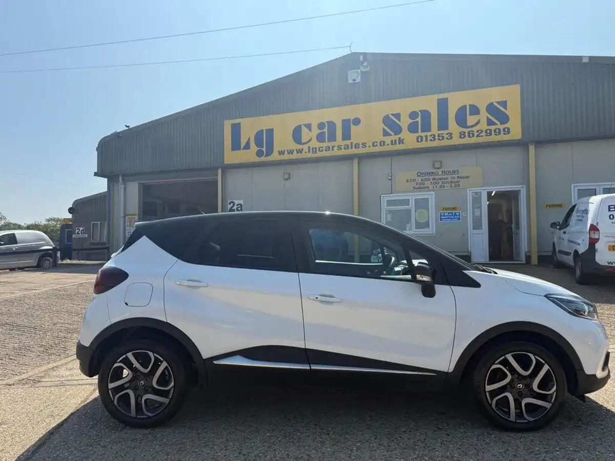 2019-renault-captur-09-tce-iconic-big-0
