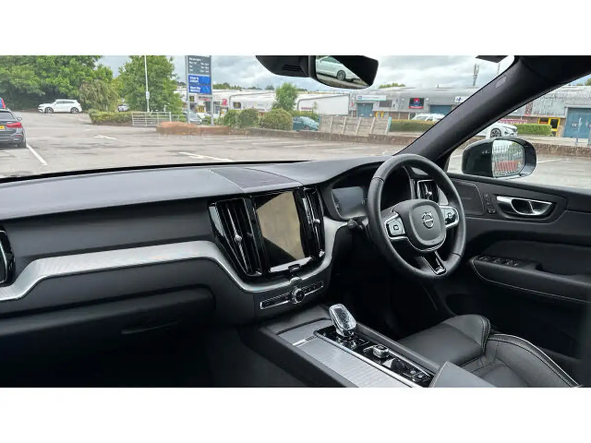 2025-volvo-xc60-20-t6-plus-black-edition-big-3