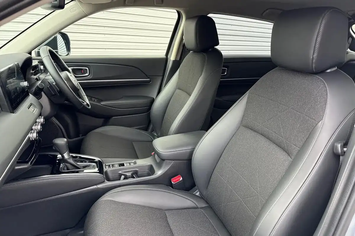 2025-honda-hr-v-15-i-mmd-advance-big-30