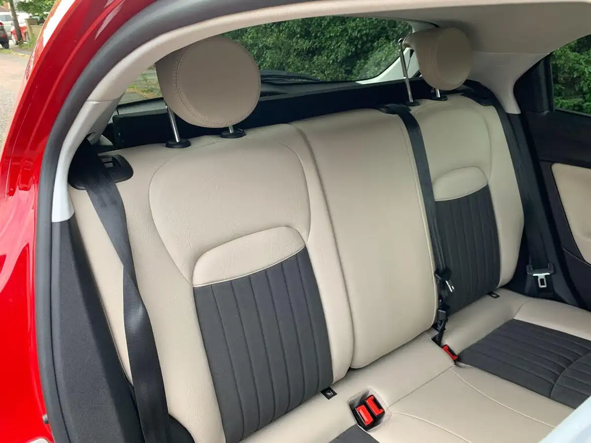2016-fiat-500x-16multijet-lounge-big-11