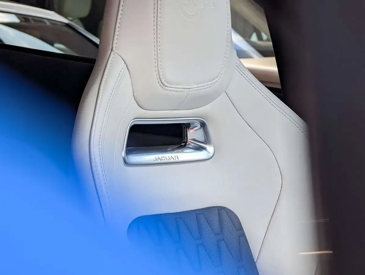 2020-jaguar-f-pace-50-v8-sc-svr-big-30