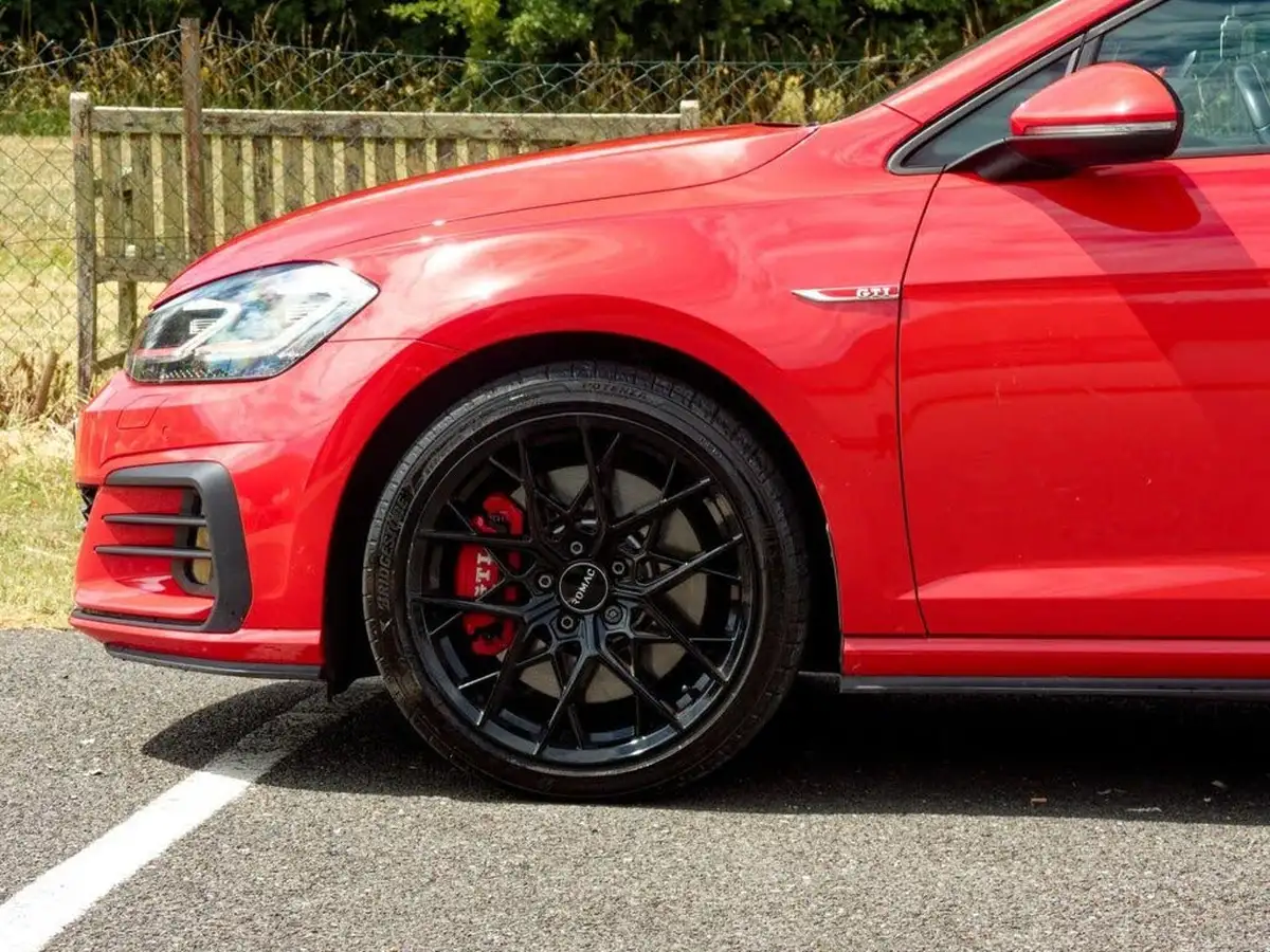 2019-volkswagen-golf-20-tsi-gti-performance-5d-dsg-big-12
