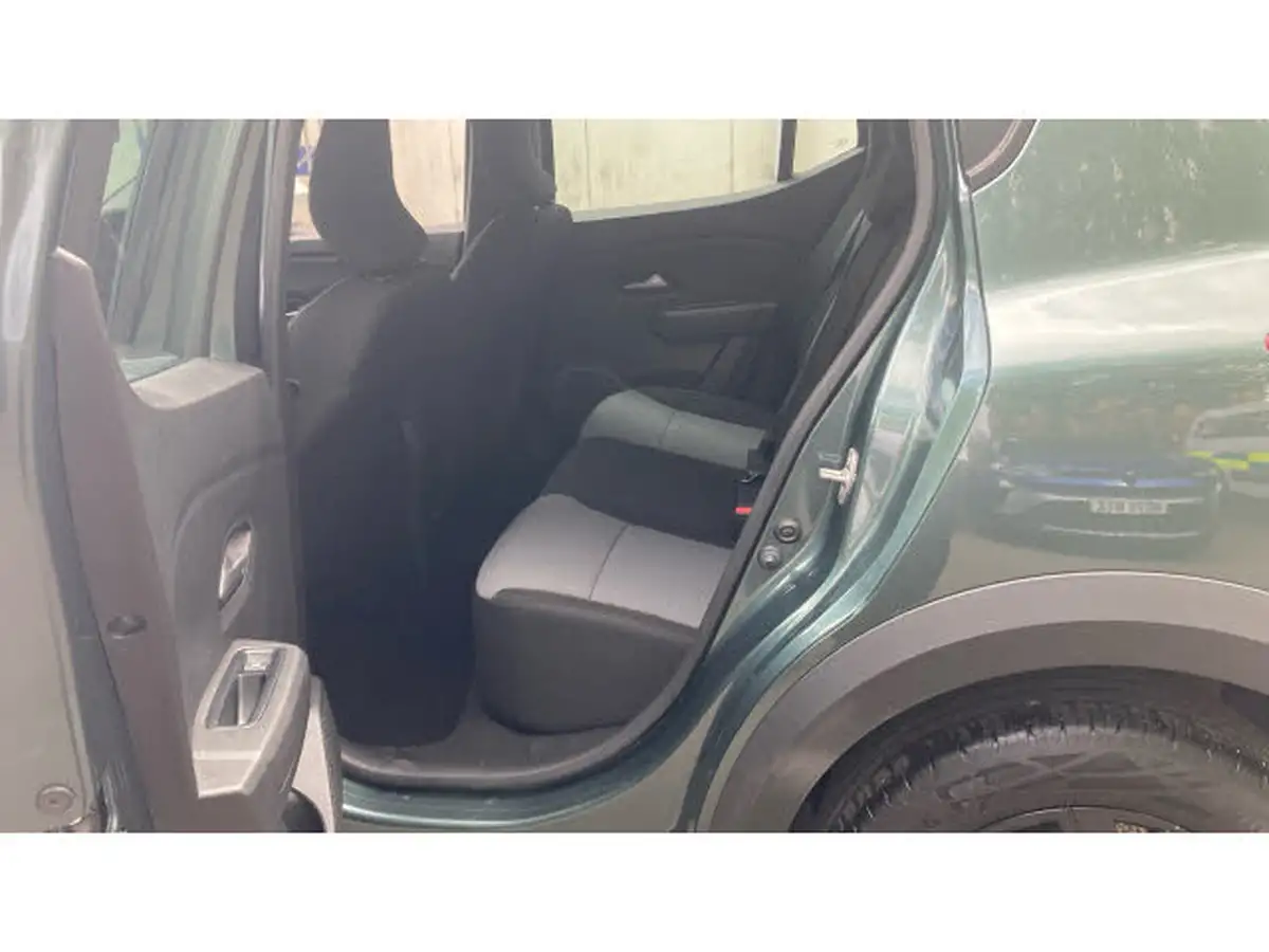 2024-dacia-sandero-stepway-10-tce-extreme-90bhp-big-15