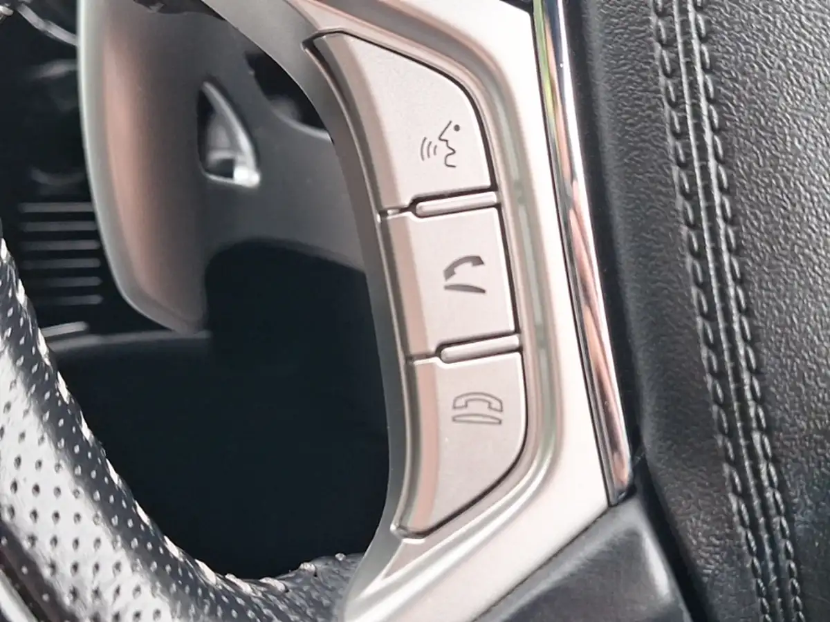 2021-mitsubishi-outlander-24-dynamic-phev-big-16
