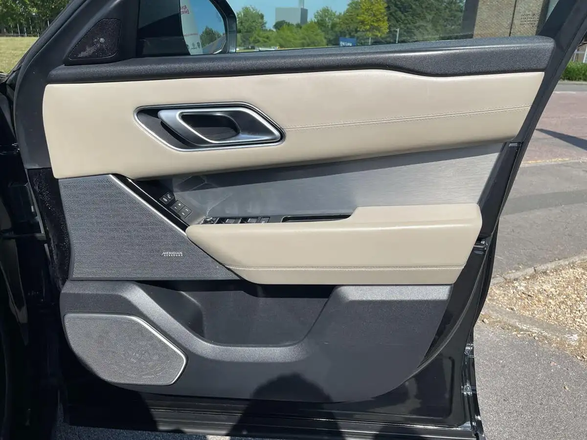 2019-land-rover-range-rover-velar-20-d180-r-dynamic-hse-big-45