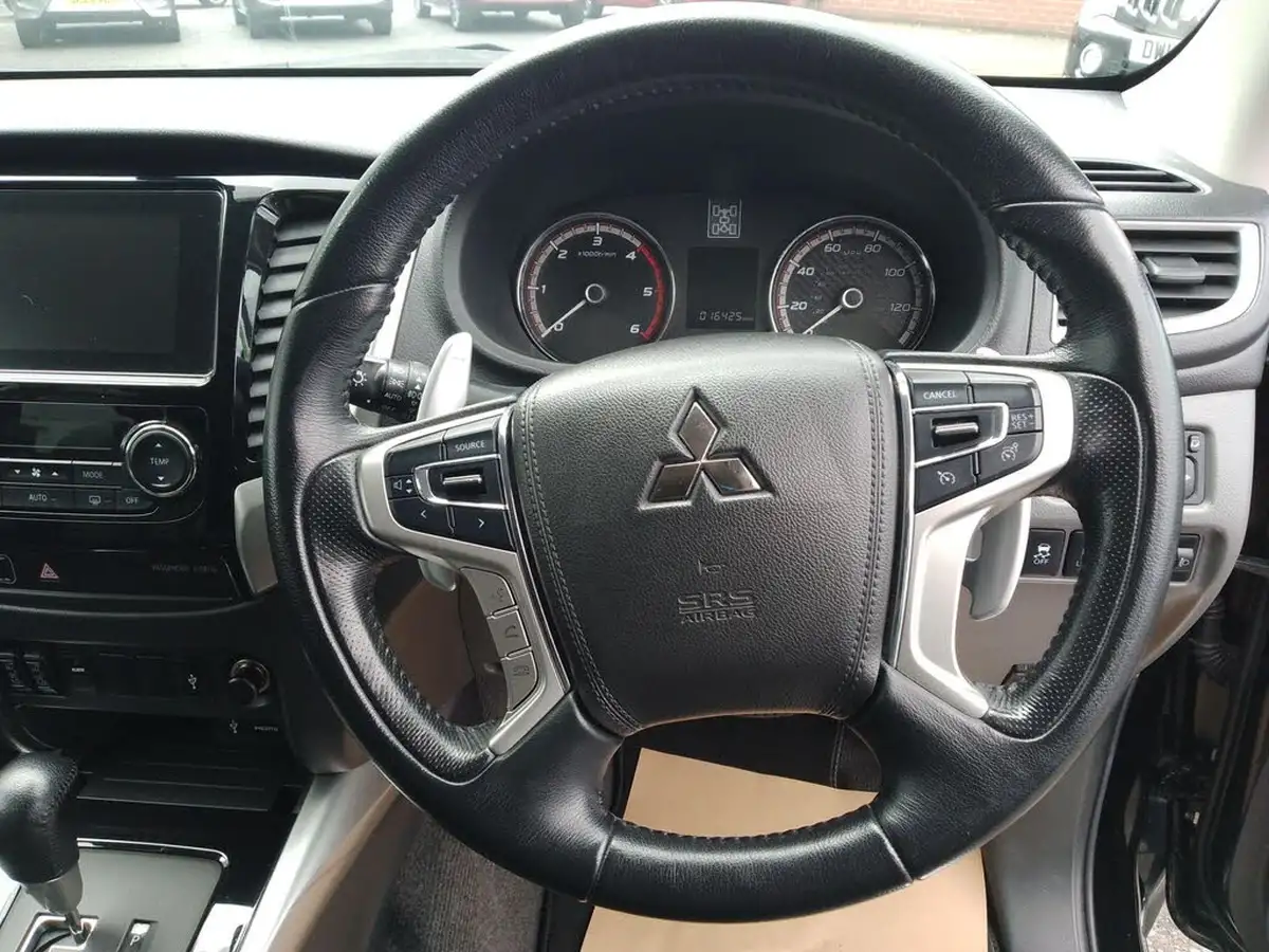 2019-mitsubishi-l200-24di-d-barbarian-black-hardtop-auto-big-73