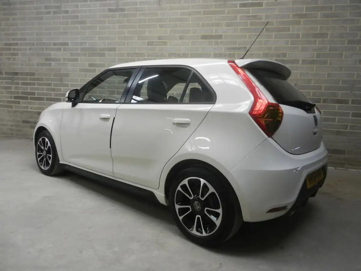 2016-mg-mg3-15-vti-tech-3style-ss-big-2