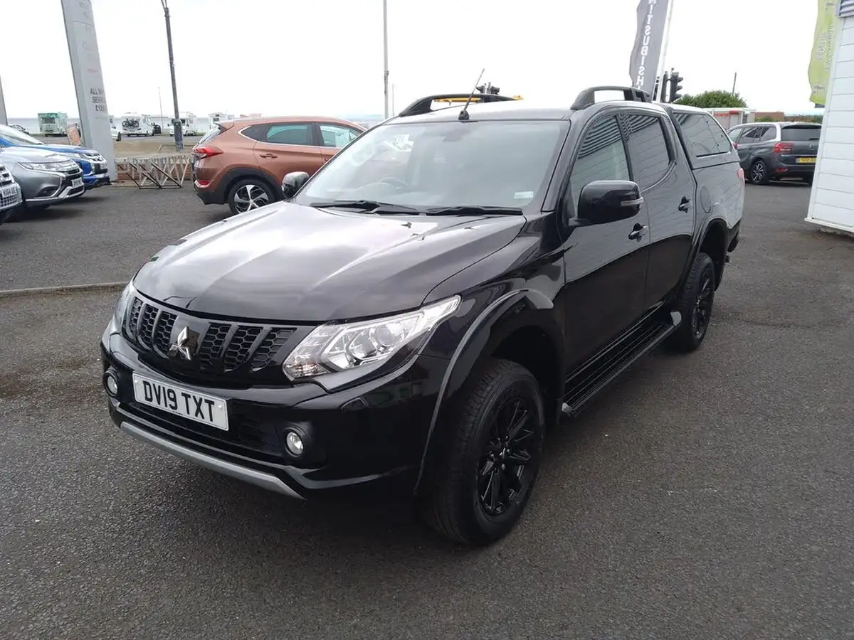 2019-mitsubishi-l200-24di-d-barbarian-black-hardtop-auto-big-1