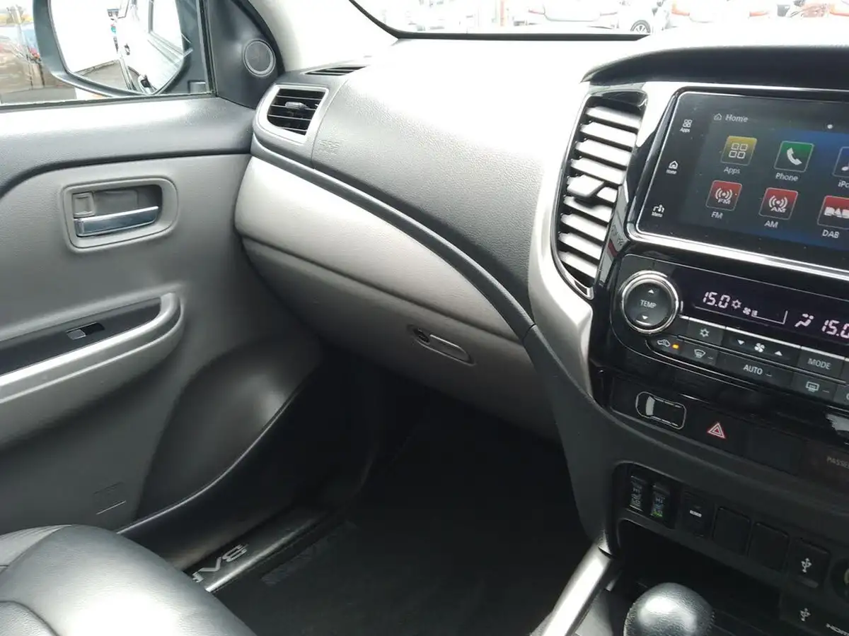 2019-mitsubishi-l200-24di-d-barbarian-black-hardtop-auto-big-49