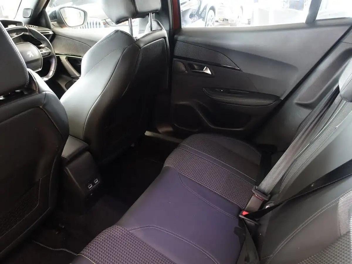 2021-peugeot-2008-suv-15-bluehdi-gt-big-17