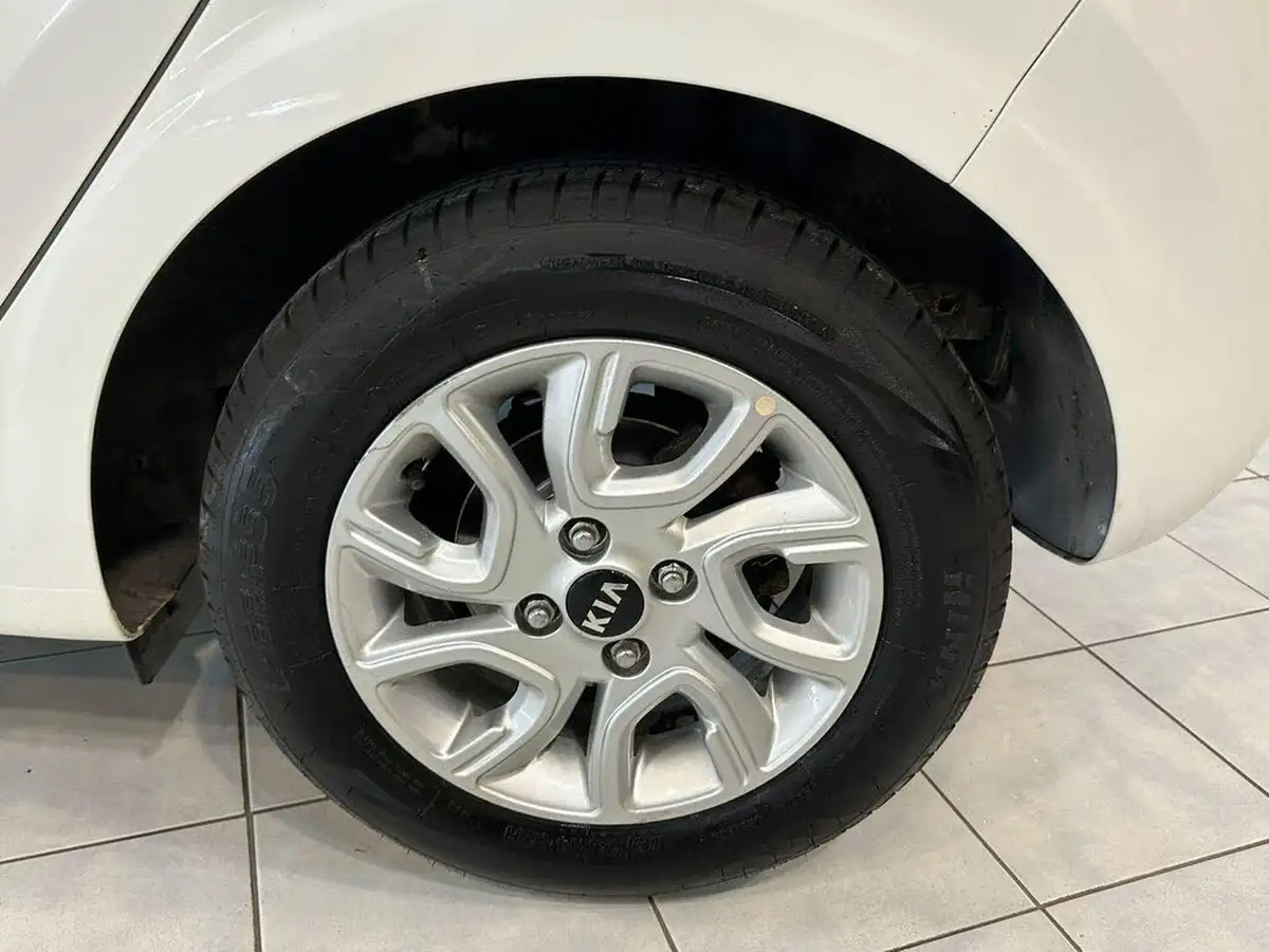 2020-kia-picanto-10-2-4-seats-big-17
