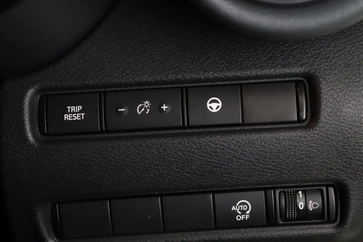 2021-nissan-juke-10-dig-t-tekna-117ps-dct-big-18