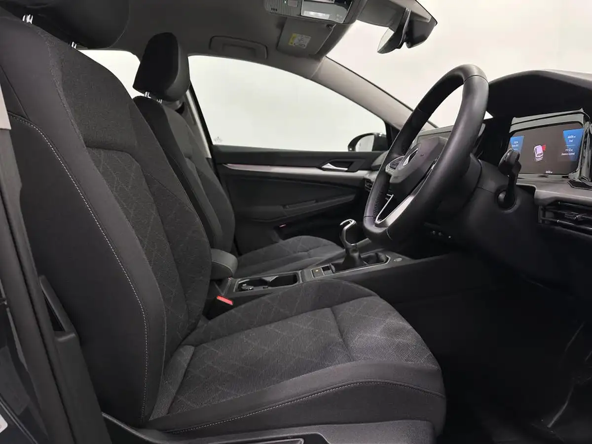 2022-volkswagen-golf-15-tsi-life-150ps-hatchback-big-28