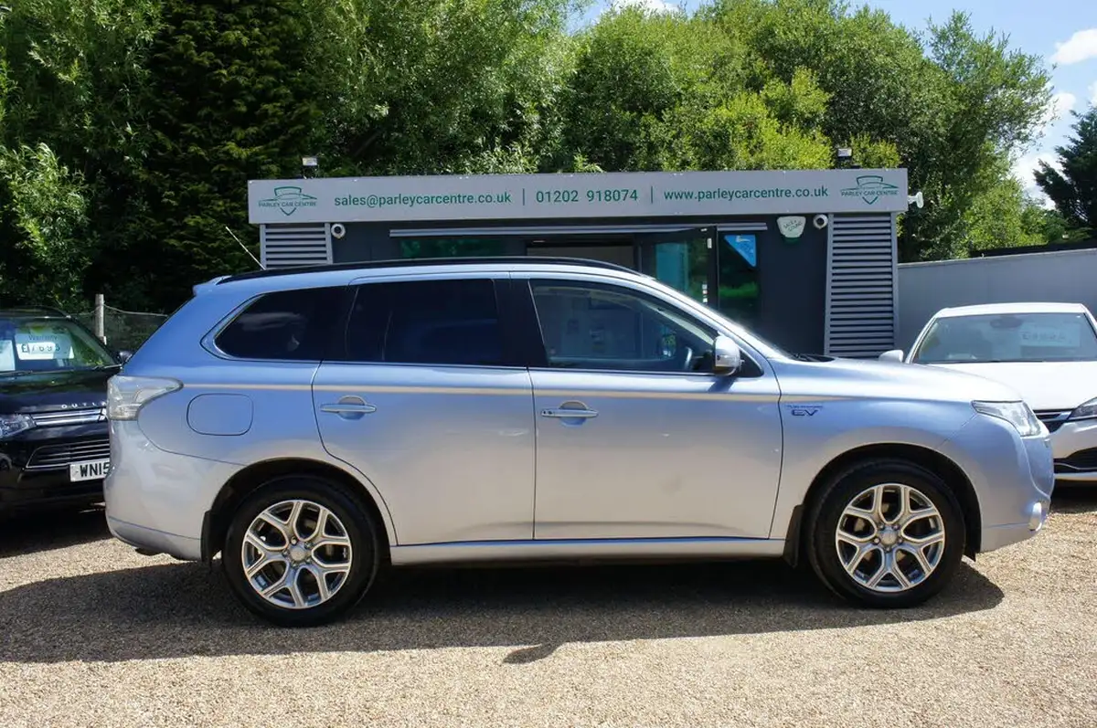 2014-mitsubishi-outlander-20-gx4h-big-2