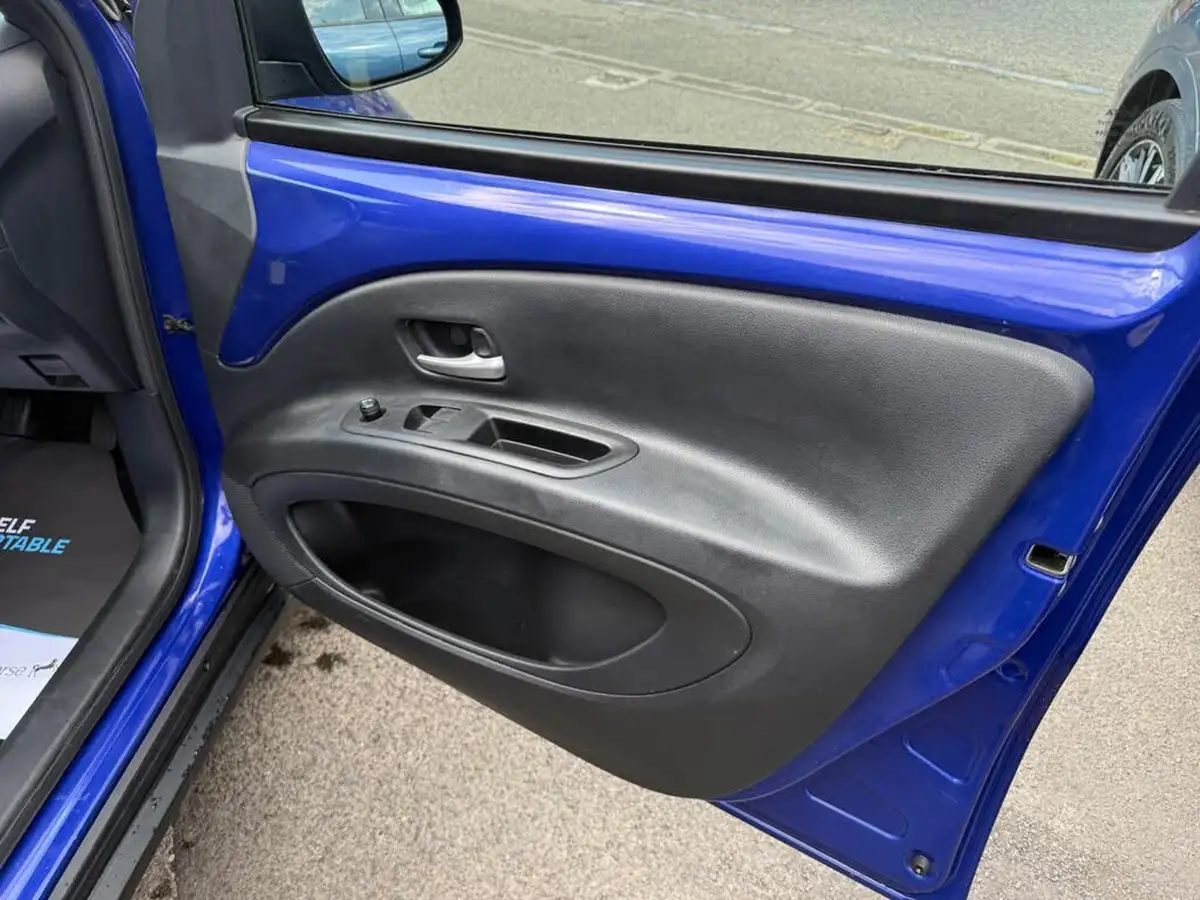 2024-toyota-aygo-x-10-vvt-i-edge-big-18