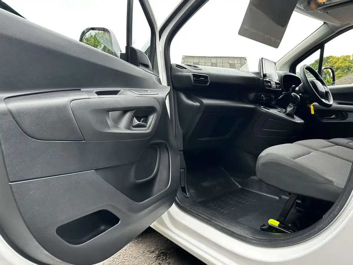 2023-citroen-berlingo-15-bluehdi-1000-enterprise-edition-100pseu6d-big-17