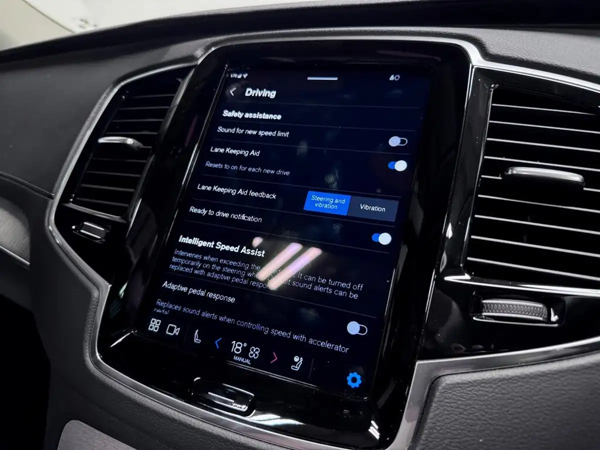 2024-volvo-xc90-20-t8-ultra-dark-big-52