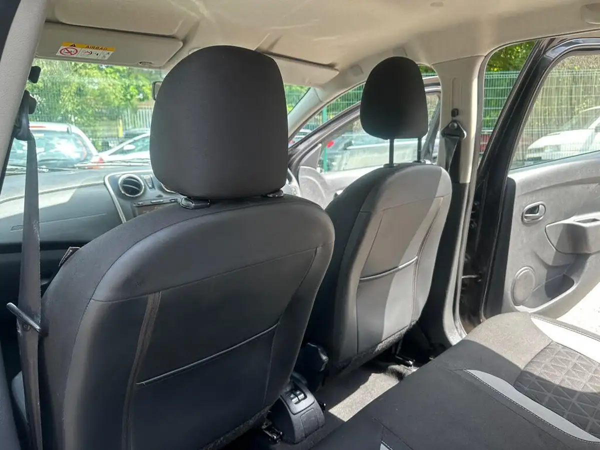 2014-dacia-sandero-stepway-15d-laureate-big-30
