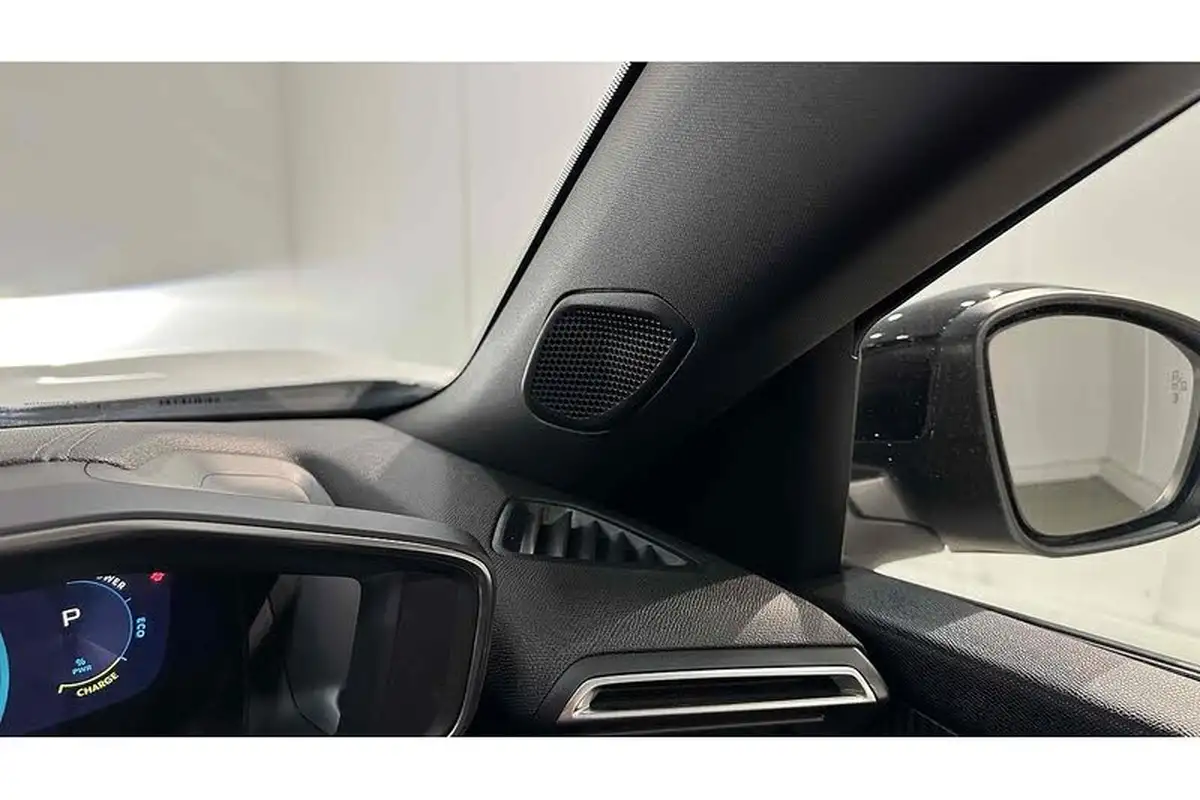 2021-peugeot-2008-suv-e-gt-big-33
