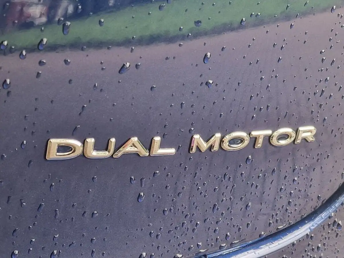 2020-tesla-model-3-e-long-range-big-51