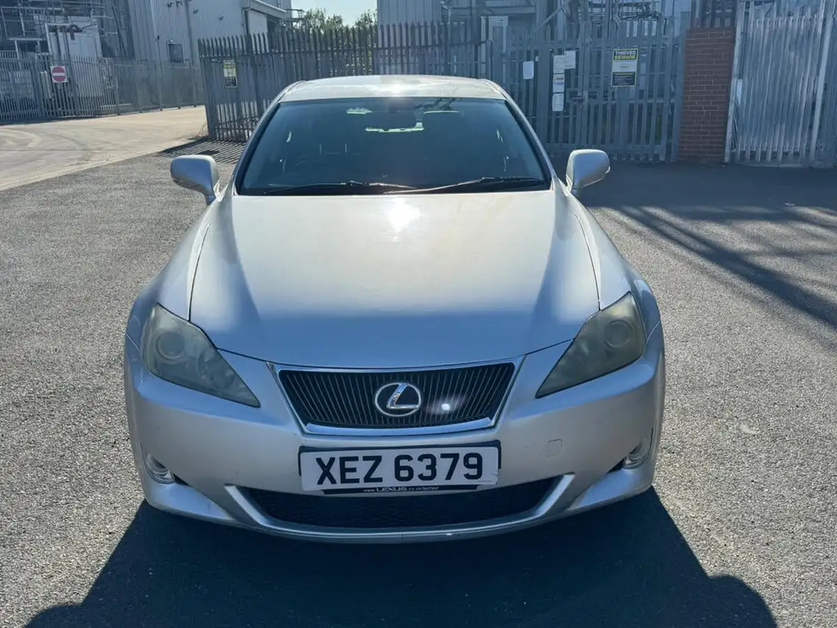2009-lexus-is-250-25-se-l-saloon-4d-auto-big-2