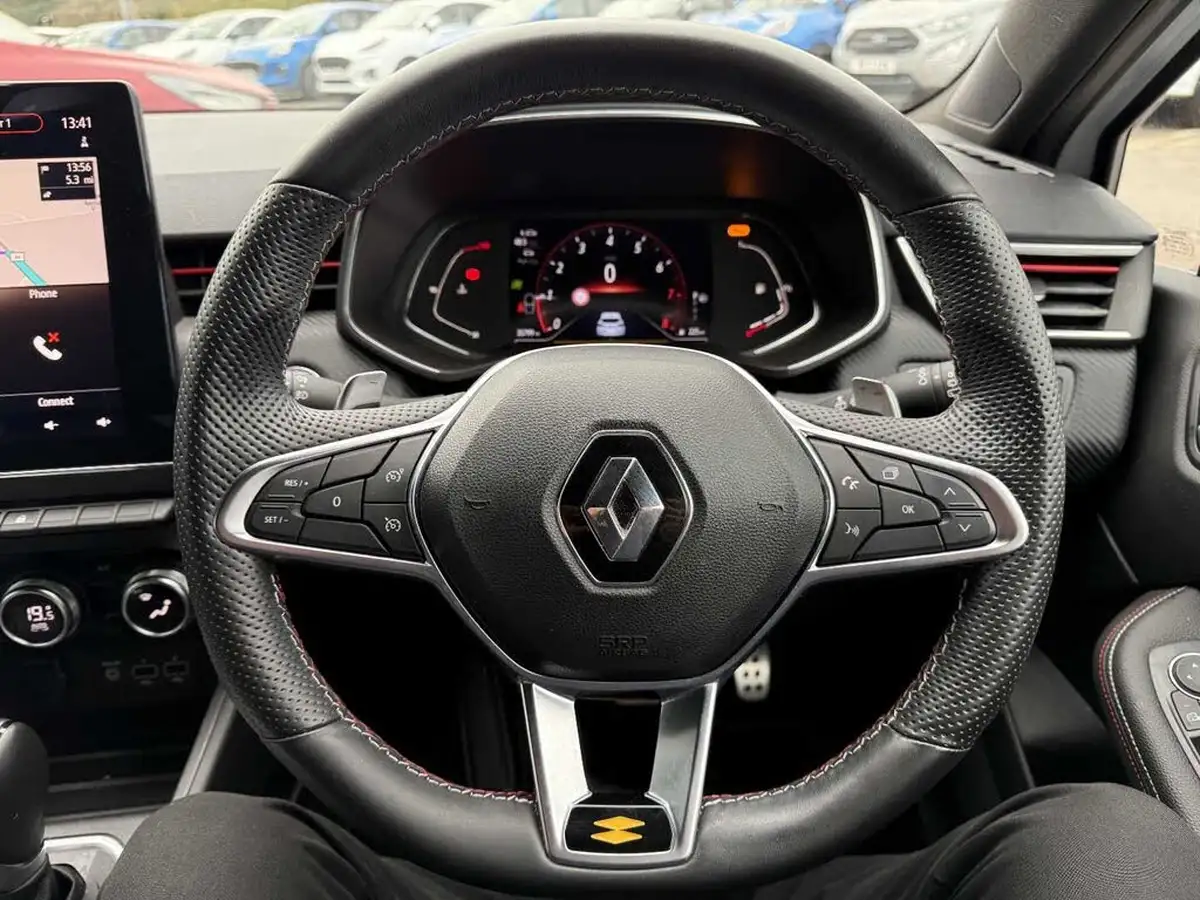 2019-renault-clio-13-tce-rs-line-big-16