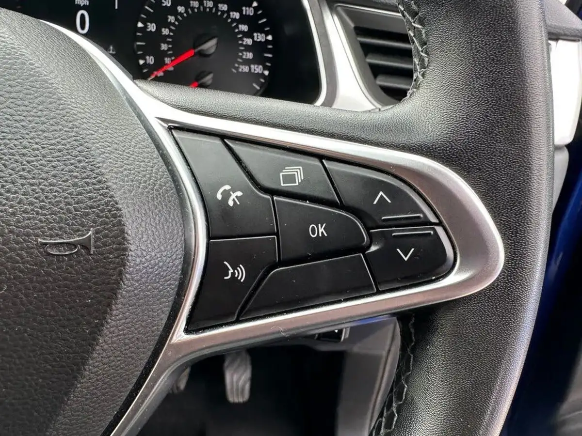 2020-renault-captur-15dci-iconic-95bhp-big-19