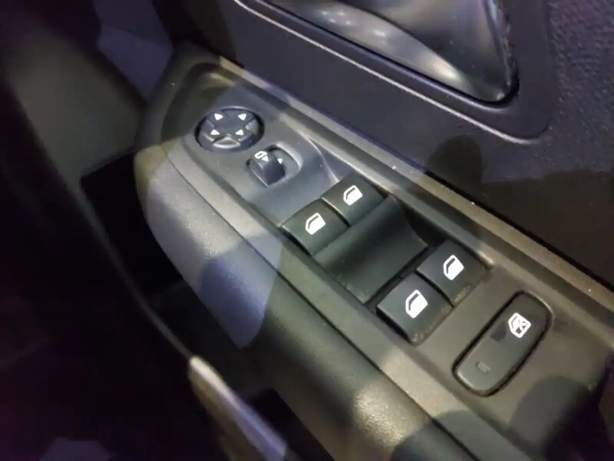 2022-citroen-c4-12-puretech-sense-plus-big-18