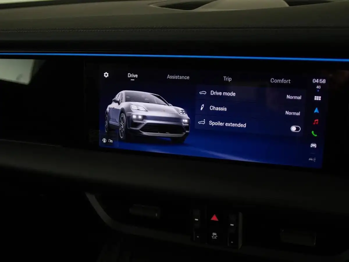 2025-porsche-macan-e-electric-big-45