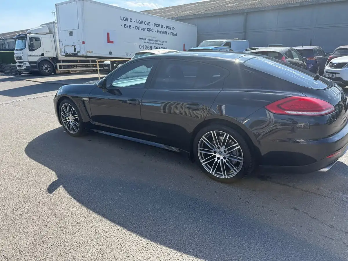 2014-porsche-panamera-30td-big-22