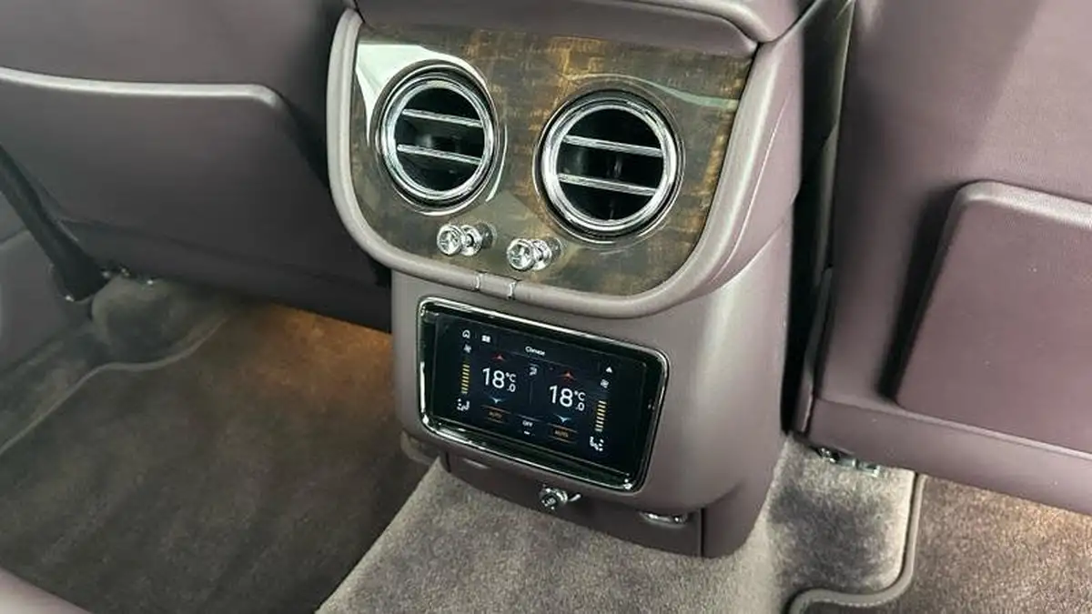 2020-bentley-bentayga-30-hybrid-big-40