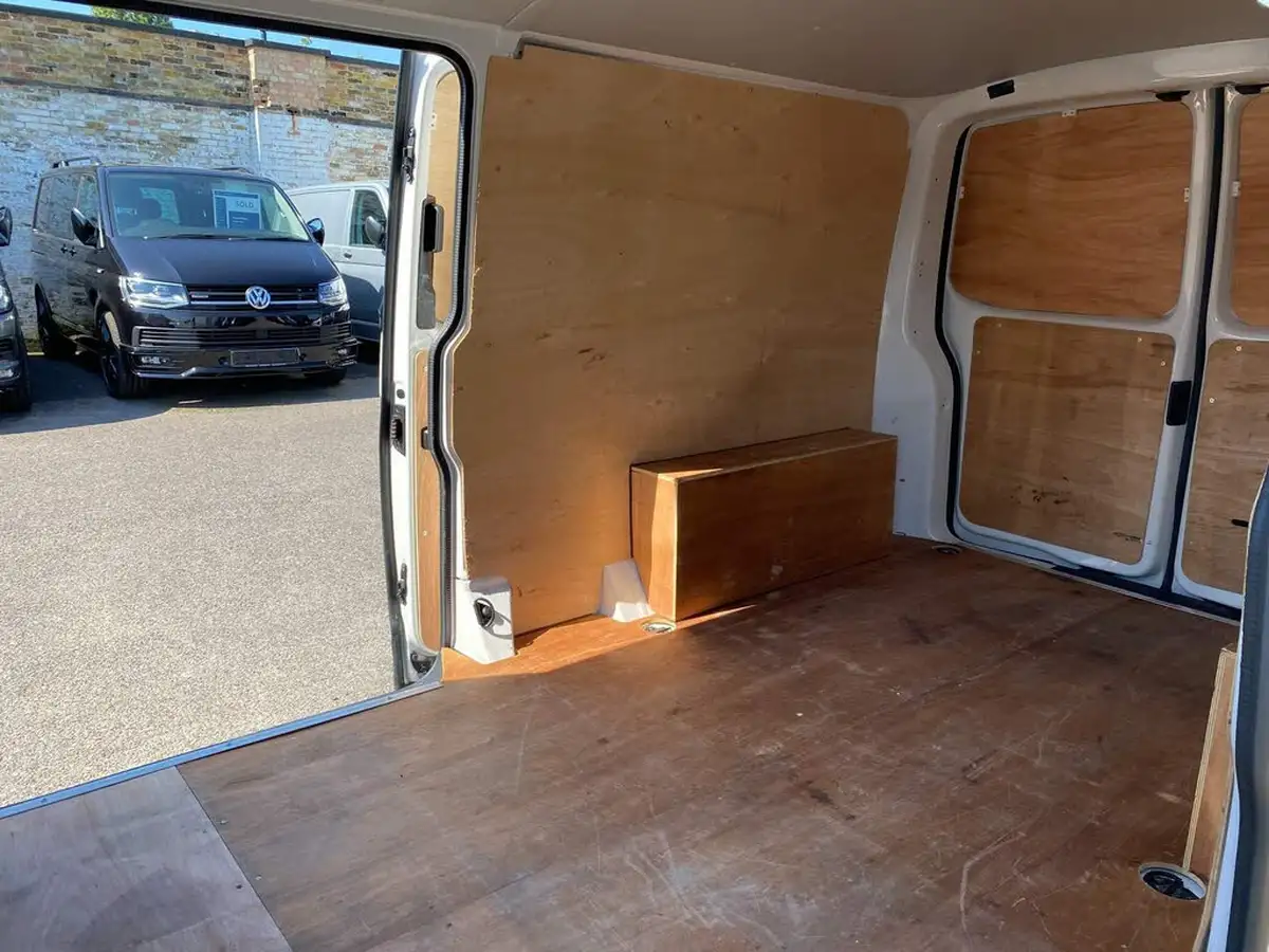 2022-volkswagen-transporter-20tdi-t28-highline-bmt-lwb-150pseu6dt-e-big-15