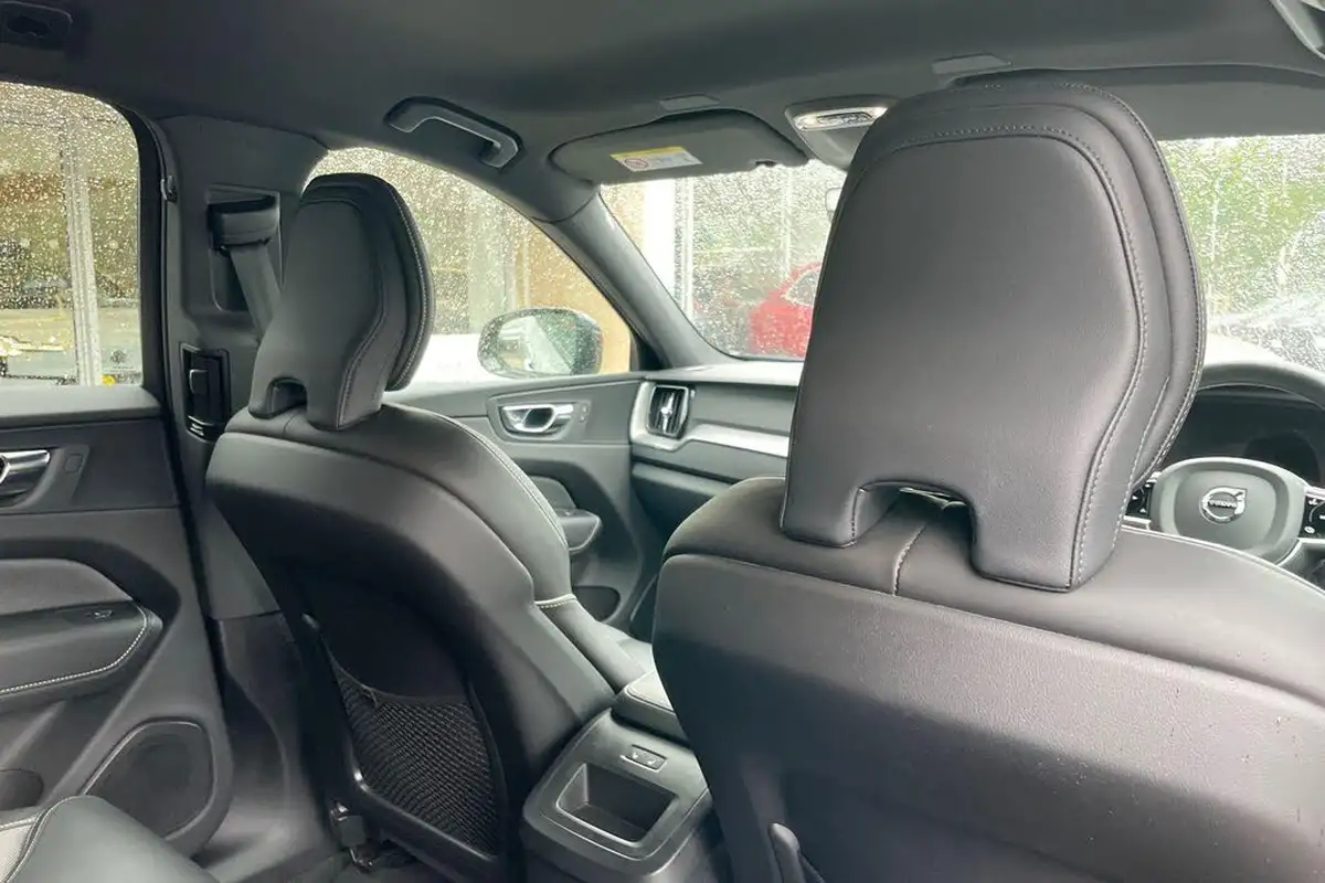 2021-volvo-xc60-20-b5-r-design-big-22