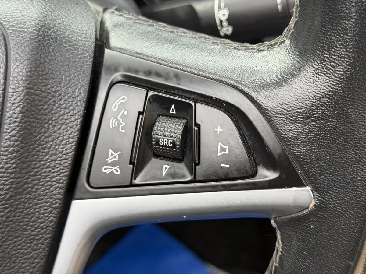 2013-vauxhall-cascada-20cdti-se-ss-big-35