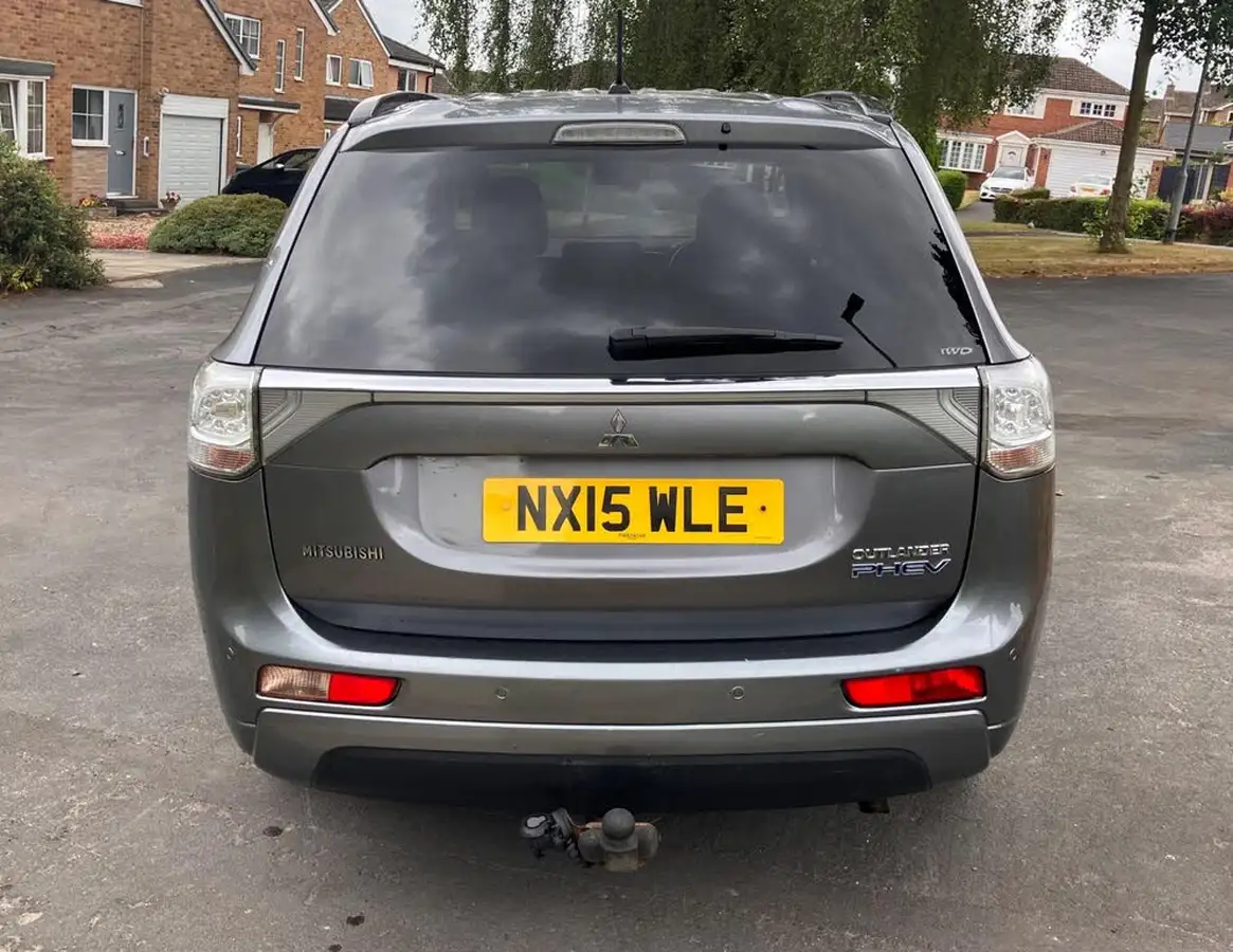 2015-mitsubishi-outlander-20-gx3h-phev-5st-big-6