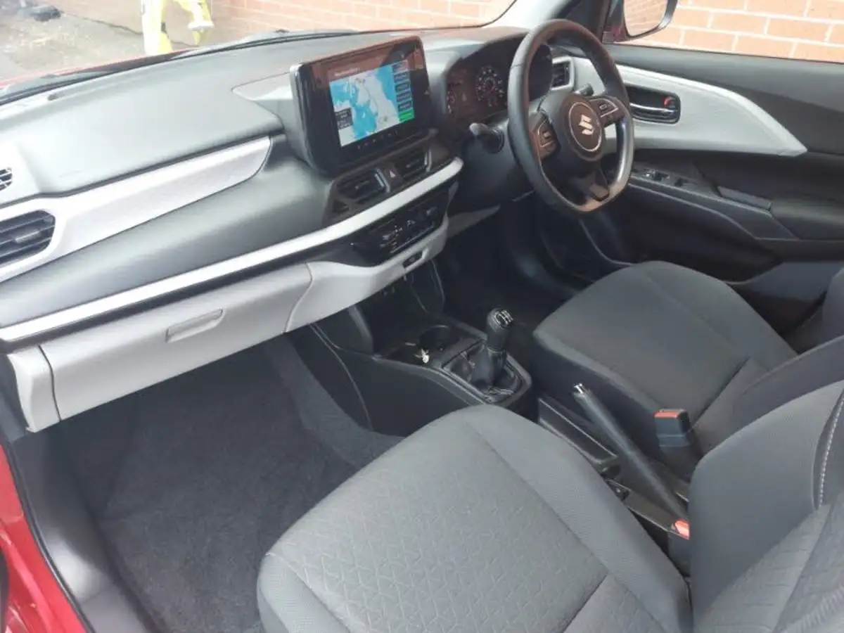 2025-suzuki-swift-12-motion-big-4