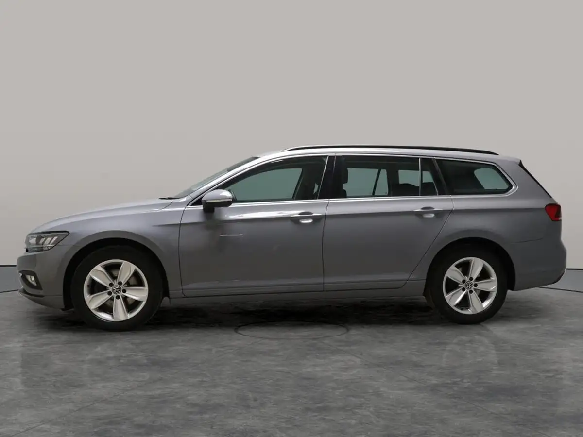 2022-volkswagen-passat-20tdi-se-nav-150ps-estate-5d-big-16
