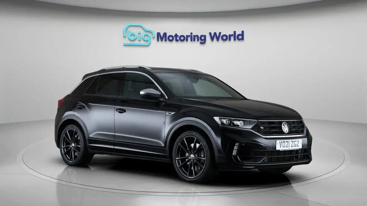 2021-volkswagen-t-roc-20-tsi-r-big-1