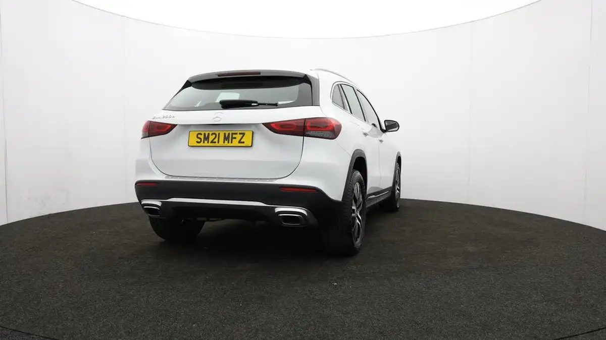 2021-mercedes-benz-gla-class-20d-gla-200d-sport-big-75