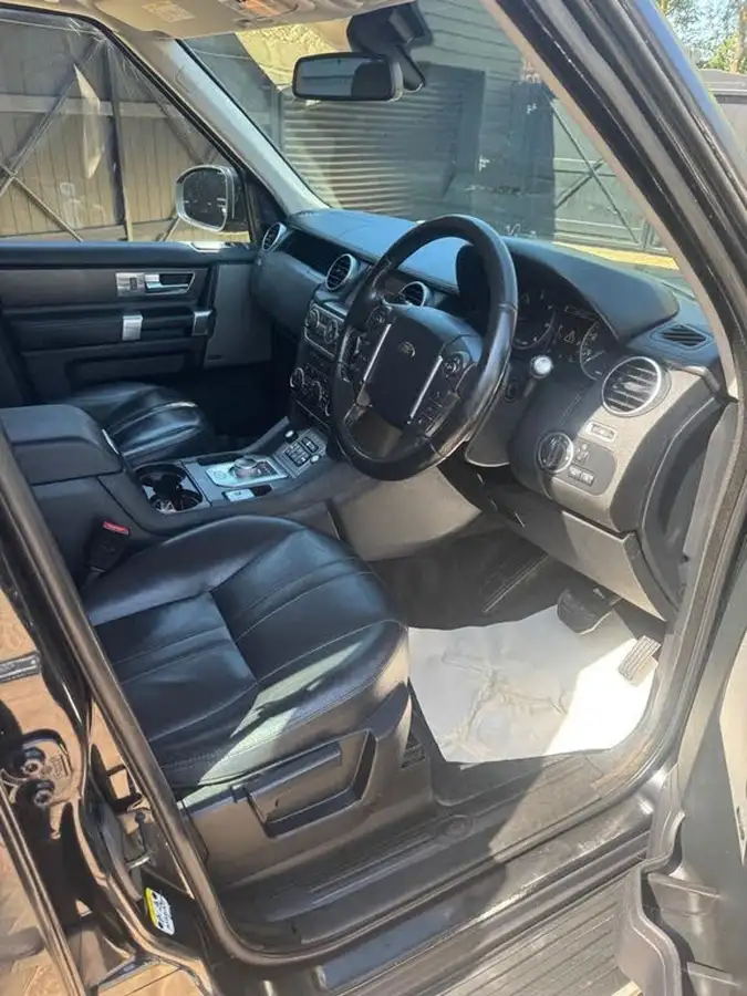 2016-land-rover-discovery-4-30-sd-v6-graphite-big-8