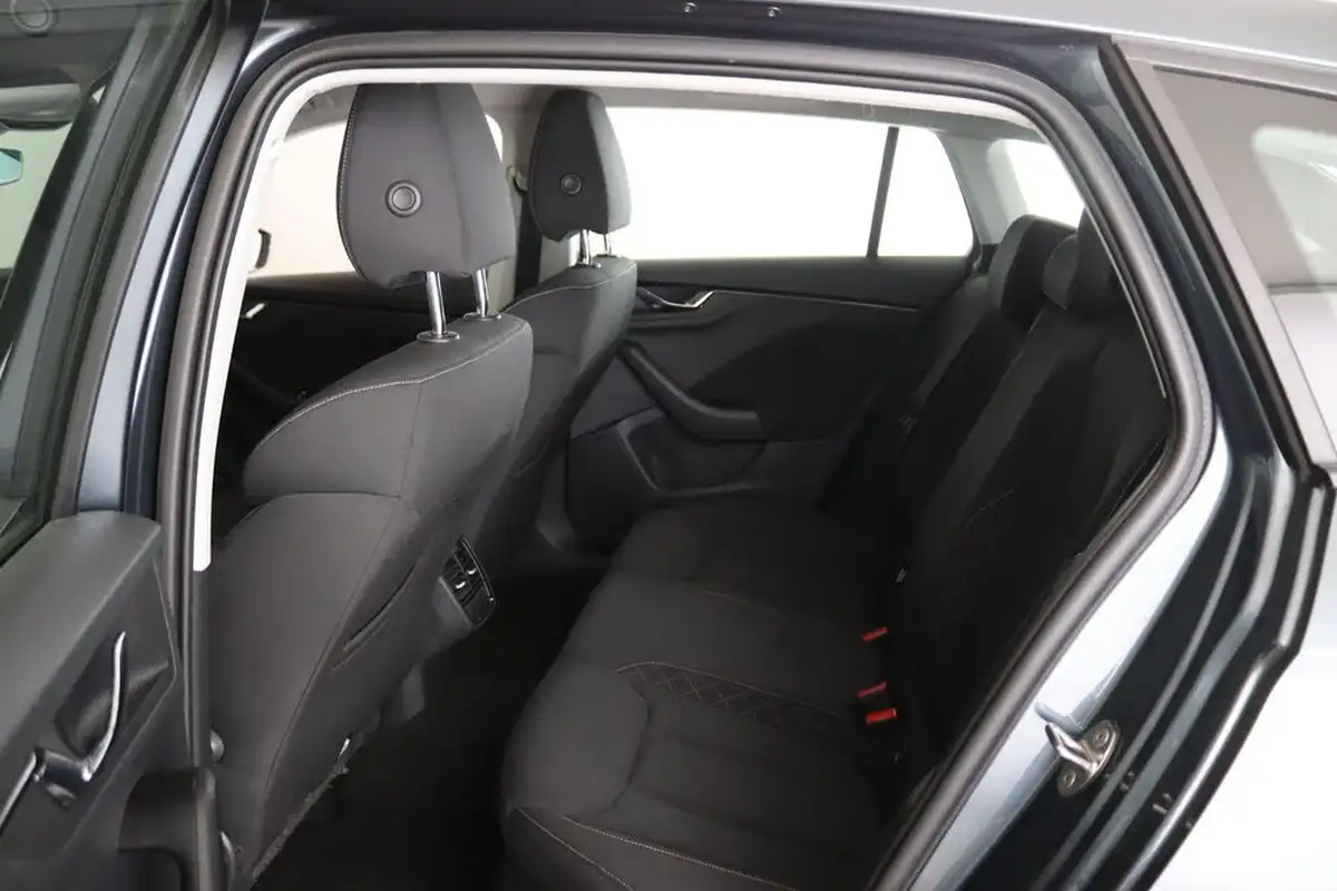 2021-skoda-scala-10-tsi-se-95ps-big-11