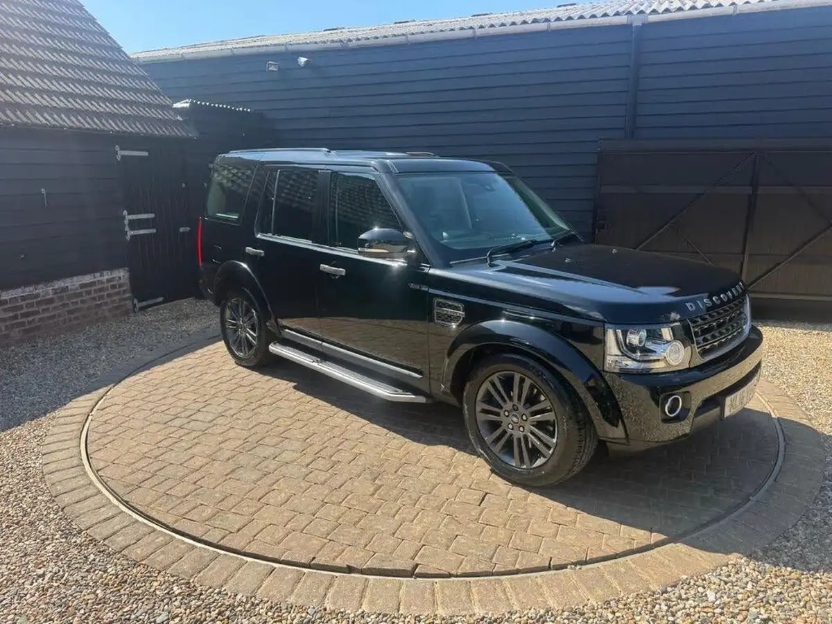 2016-land-rover-discovery-4-30-sd-v6-graphite-big-32