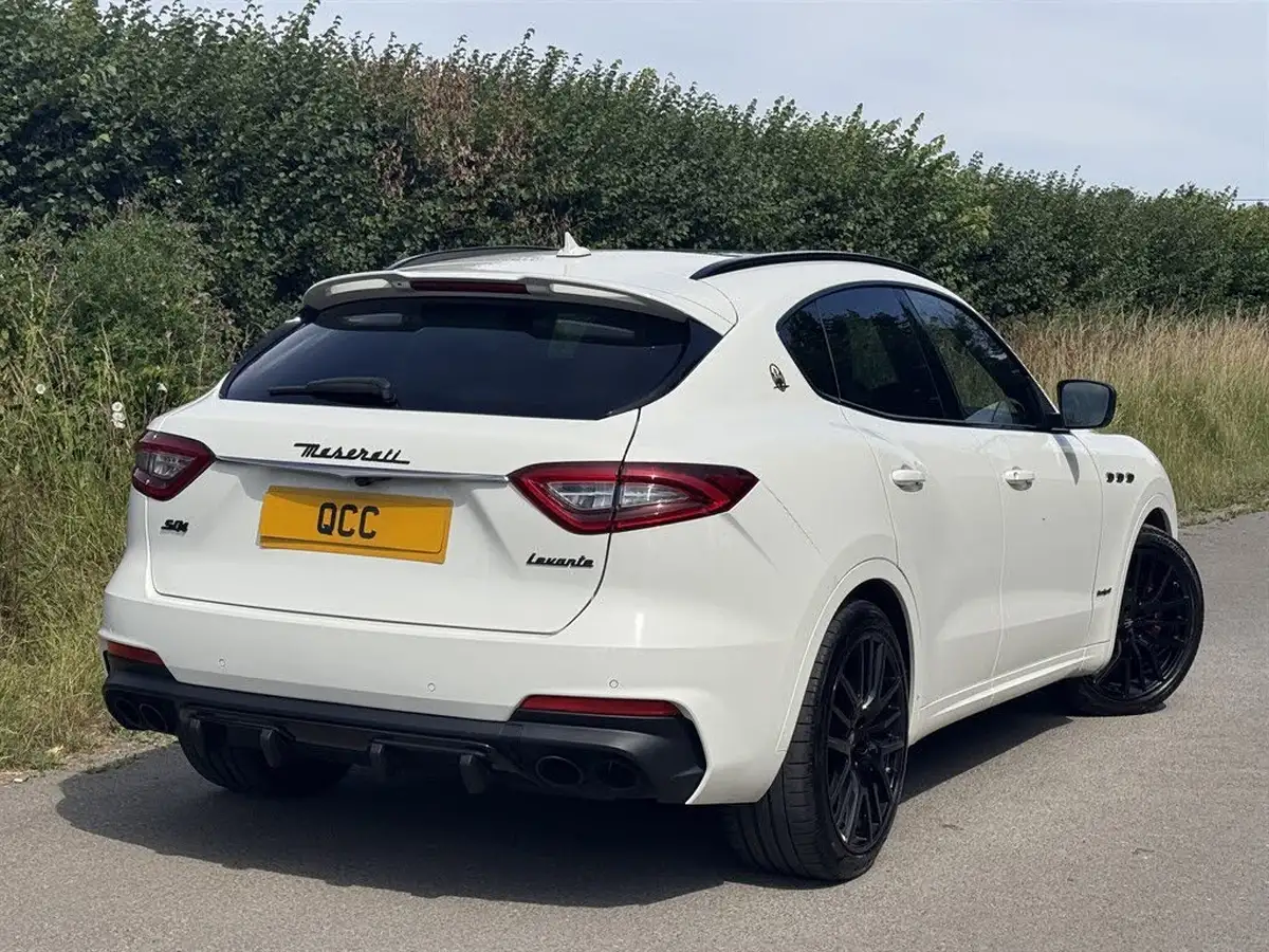 2020-maserati-levante-30-gransport-big-3