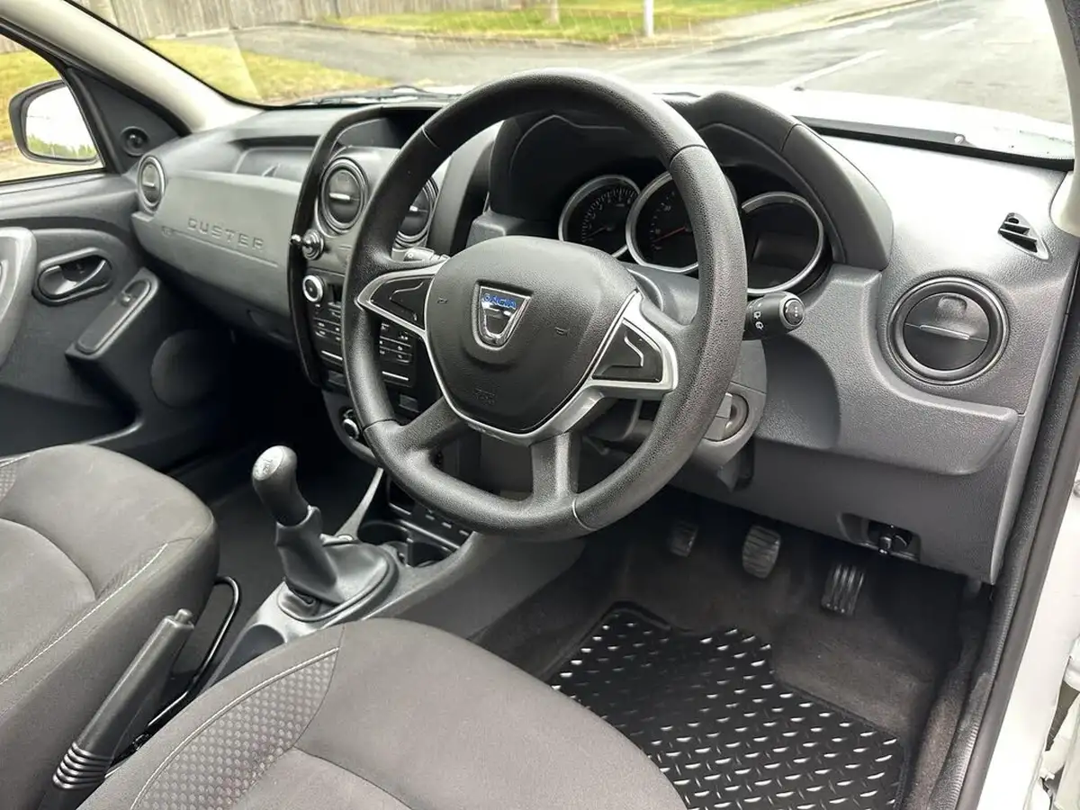 2017-dacia-duster-16-sce-ambiance-big-33