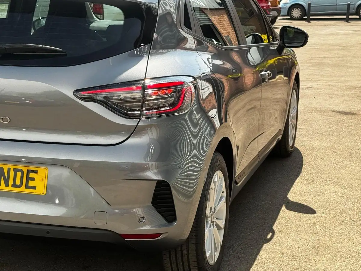 2024-renault-clio-10-tce-evolution-big-11