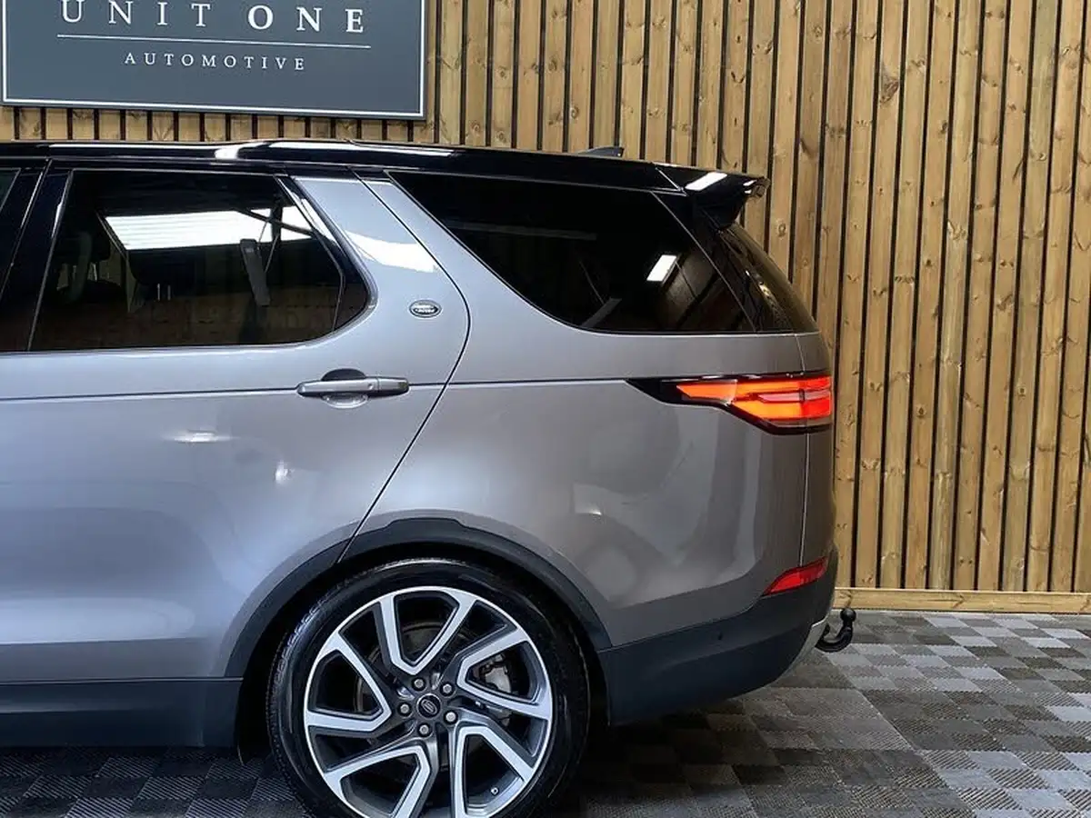 2020-land-rover-discovery-30-sd6-hse-big-25