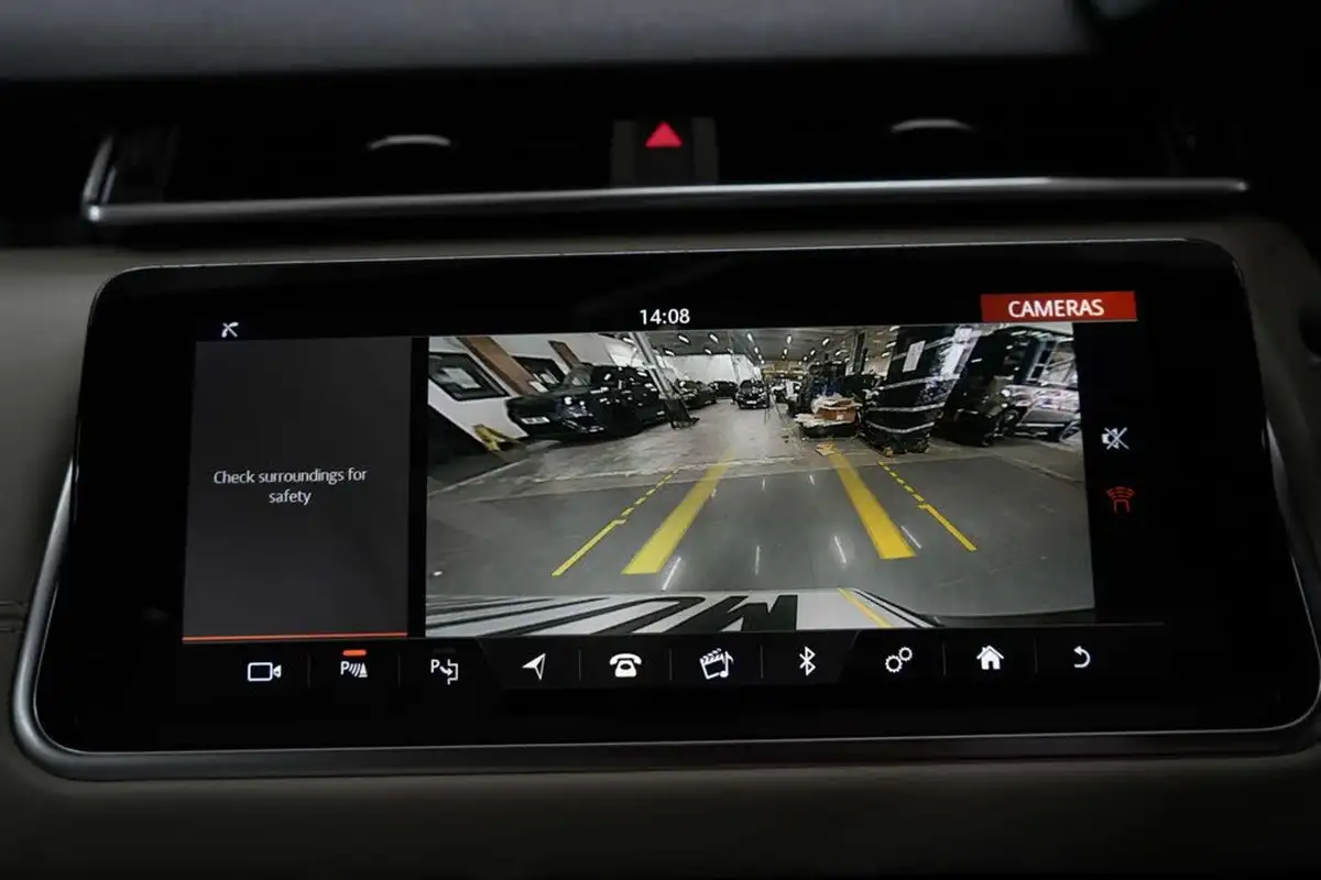 2019-land-rover-range-rover-velar-20-d240-r-dynamic-hse-big-40