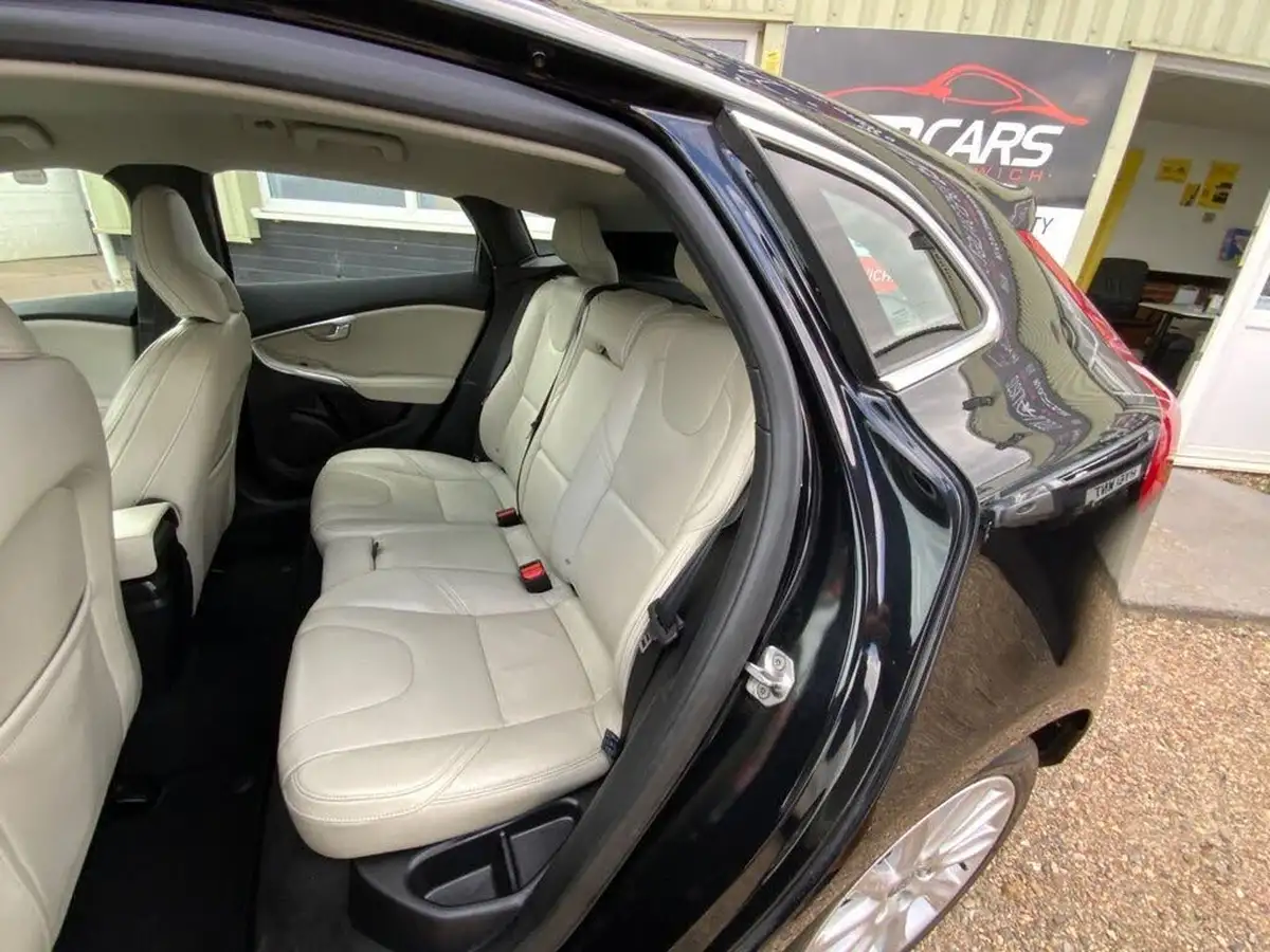 2013-volvo-v40-20td-d3-se-lux-nav-ss-geartronic-big-35